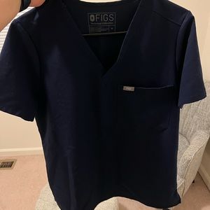 Figs scrub top
